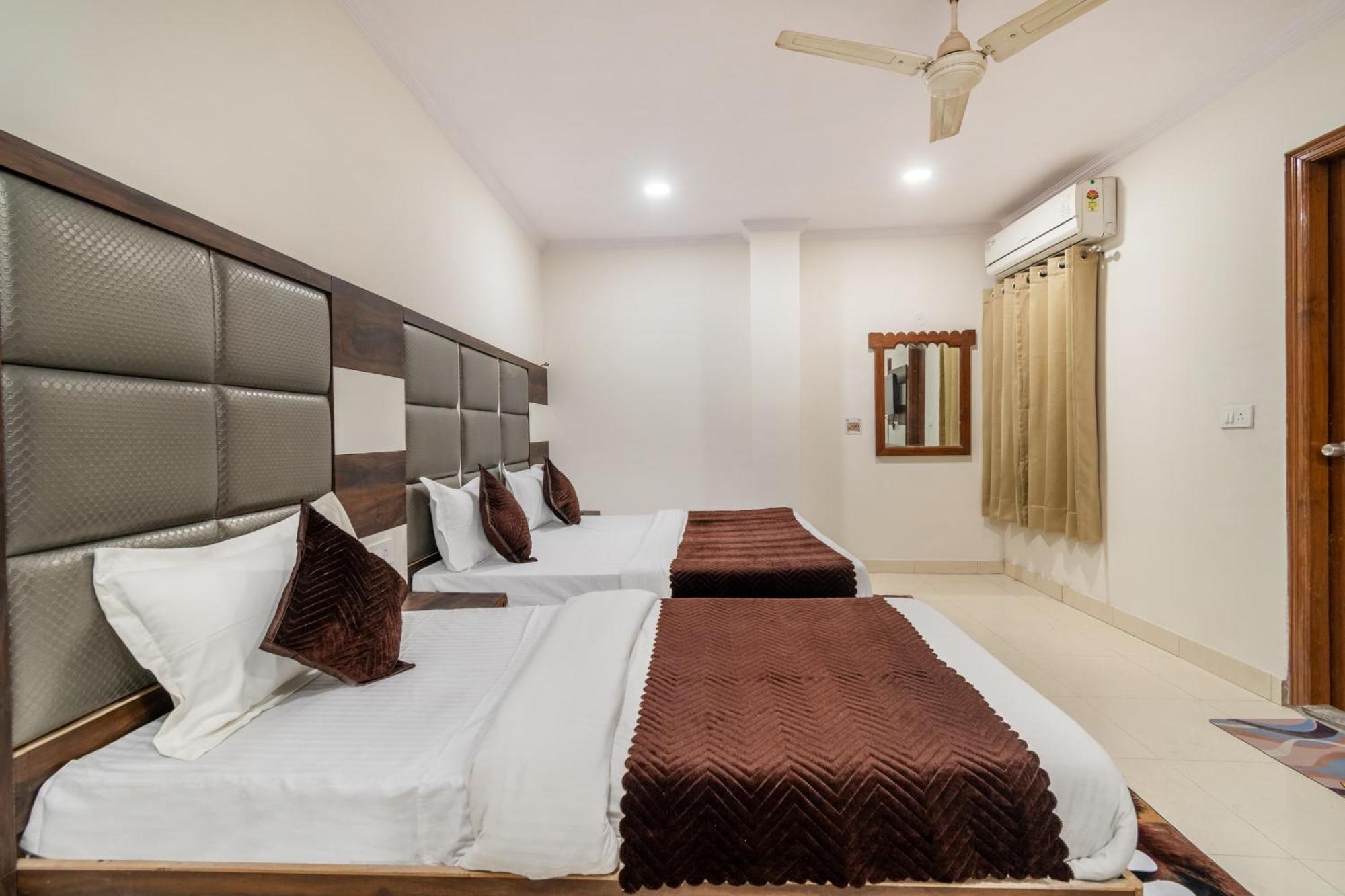 דלהי Hotel South Indian מראה חיצוני תמונה