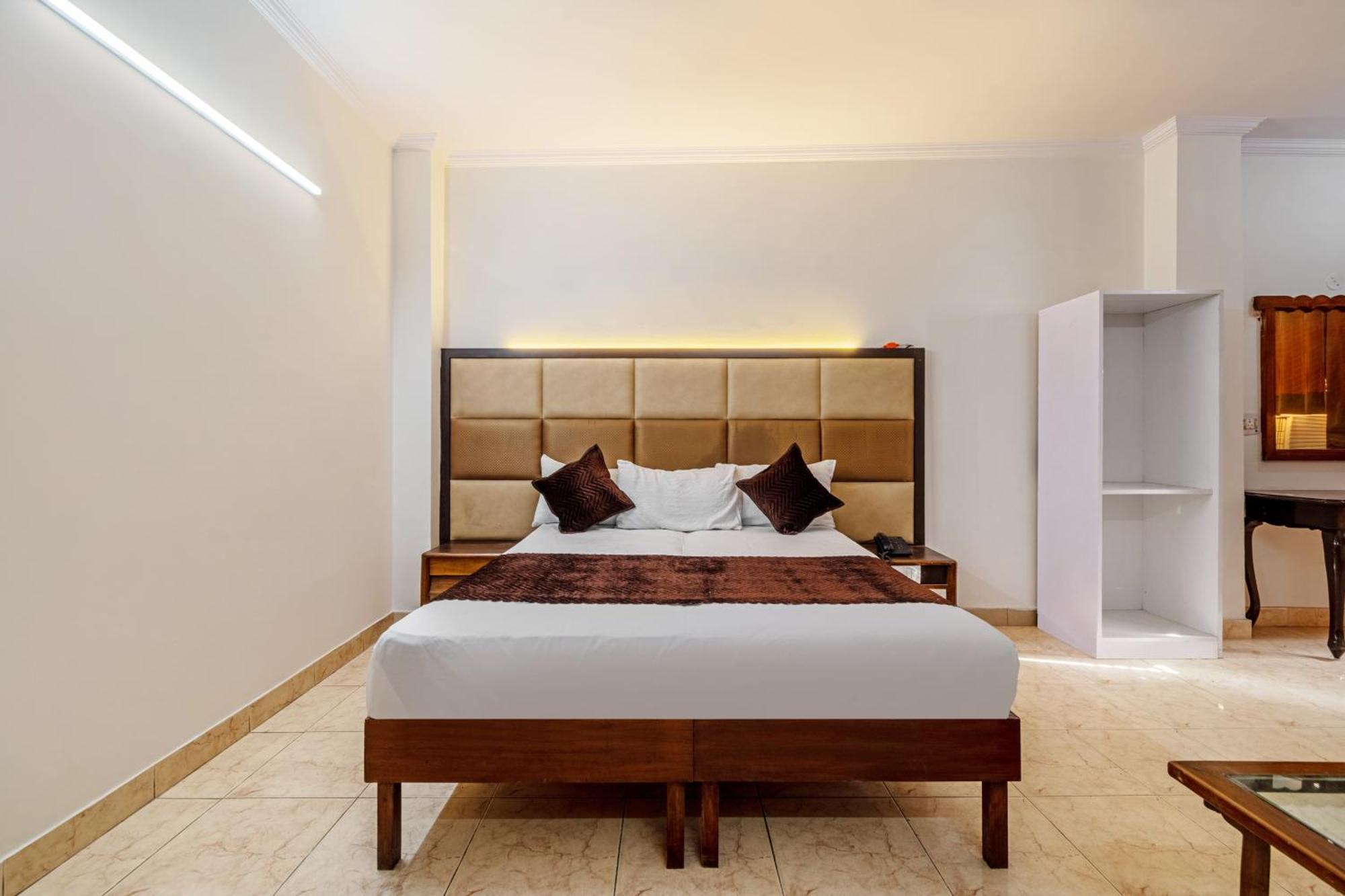 דלהי Hotel South Indian מראה חיצוני תמונה